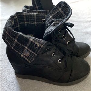 Roxy black PAULA II wedge sneakers size 8